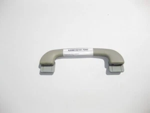 Mercedes-Benz A2088100151 7D43 Ceiling handle gray front E-Class W210 CLK C208 - Picture 1 of 4