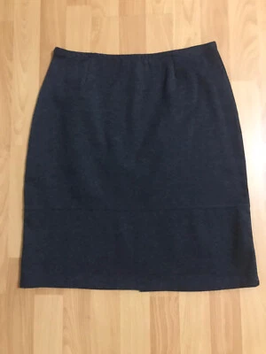 Falda informal de negocios tejida gris oscuro talla M/L para mujer No Boundaries Foto 1 de 4