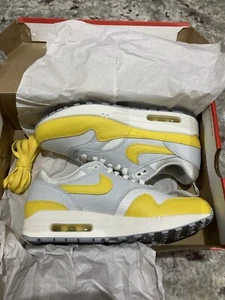 Nike Air Max 1 WMNS PHOTON DUST/TOUR YELLOW US 8 UK 5,5 EUR 39 DX2954 001 - Bild 1 von 9