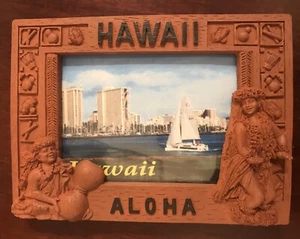 NUEVO EN CAJA - Marco de fotos decorativo de resina Aloha de Hawaii 2D 6,75" x 5" - Imagen 1 de 6