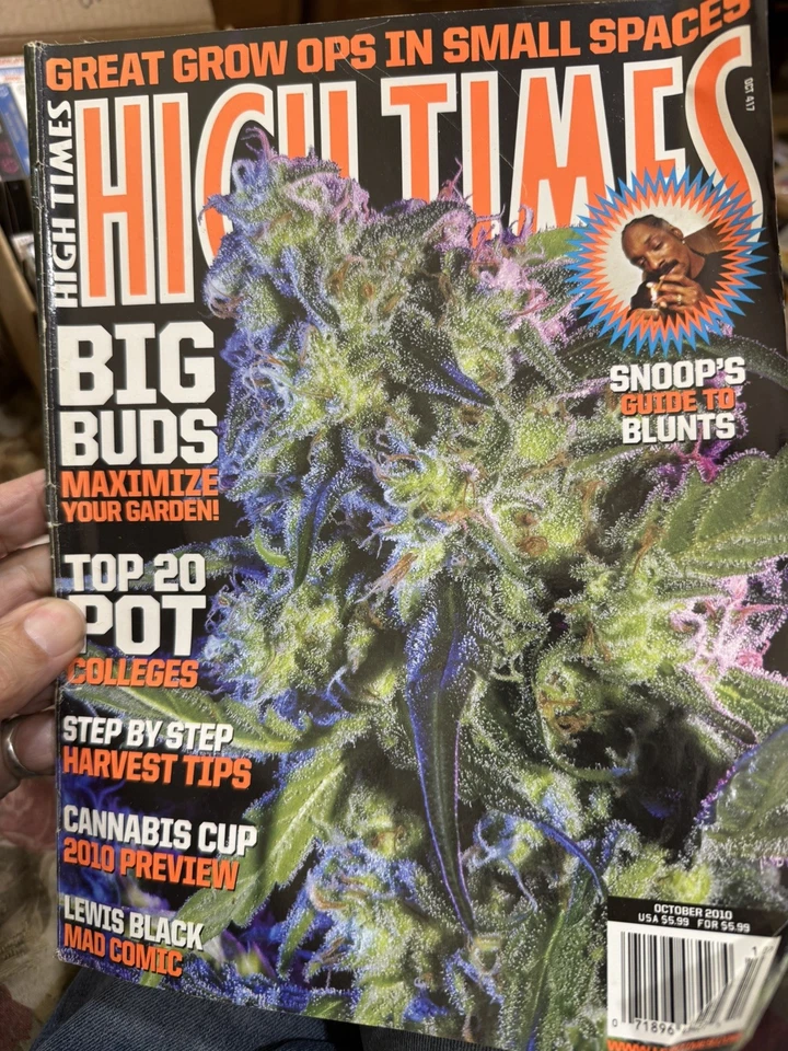 High Times Magazine 417 Snoop's Guide To Blunts Oct 2010 Top 20 POT Colleges - Image 1 of 1
