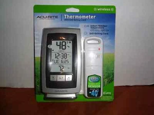 AcuRite Wireless Indoor Outdoor Digital Thermometer with High Low Memory & Clock - Picture 1 of 2