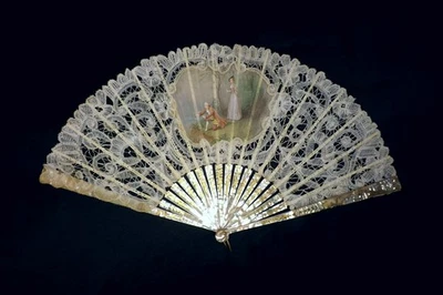 Antique Mother of Pearl Hand Fan Bobbin Lace Hand-painted Silk - Изображение 1 из 4
