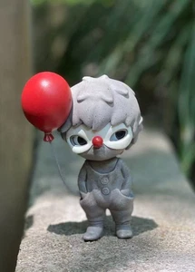 Hirono PERSONA 2022 Lang Solo Exhibition Limited Edition Figurine - Picture 1 of 4