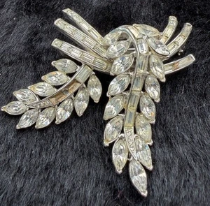 Vintage Corocraft Brooch Rhinestone Leaf Brooch Baguette Marcasites READ - Picture 1 of 4