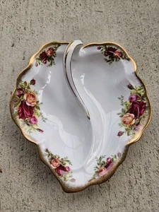 Vtg Royal Albert Old Country Rose Leaf Shape Nut Candy Dish Bone China England - Picture 1 of 24