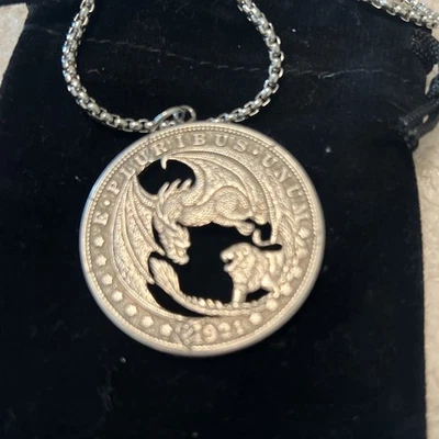 Collar Moneda Corte Medieval Dragón Rey León Arte Épico Batalla Hobo Moneda Dólar Foto 1 de 4