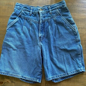 VTG 1980s CHIC Denim High Rise Pleated Mom Shorts-Medium Wash-Size 27-7" Inseam - Picture 1 of 6