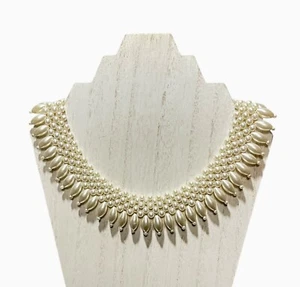 Collar babero colgante de perlas de imitación con núcleo de cabaña vintage joyería estilo victoriano - Imagen 1 de 6