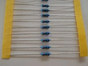 Widerstand 825Ohm 1% 0,5W 0207 *20 Stück* *NOS* - Picture 1 of 1