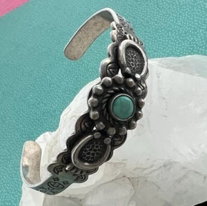 Sterling Silver Native American Small Navajo Cuff Bracelet Old Pawn Turquoise - Picture 1 of 9