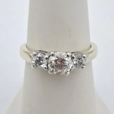 Помолвочное кольцо из желтого золота 14 карат с тремя натуральными круглыми бриллиантами 1,0 карата размер 6,5 - Изображение 1 из 4