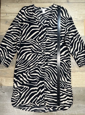 H&M Zebra Print Resort Dress Women Size 8 Viscose Beige Black V-Neck Kaftan - Image 1 of 4