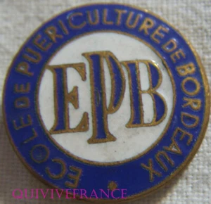 BG12450 - BORDEAUX CHILDCARE SCHOOL BADGE - Picture 1 of 2