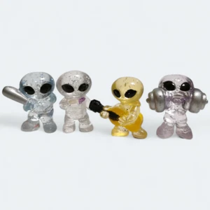 Lot of 4 Gumball Miniature CLEAR CRYSTAL ALIENS 1" Mini Figure Dollhouse 90s Toy - Picture 1 of 3