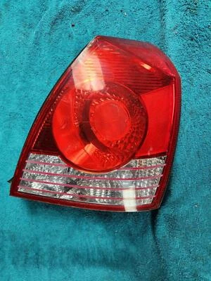 2005 05  Hyundai Elantra RH Right Passenger side Rear Tail Brake light lamp OEM - Image 1 of 2