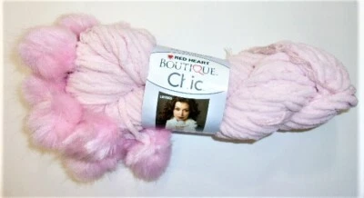 Bufanda Red Heart Boutique Chic de hilo 3,5 oz (cualquier color) con pompón, 1 hilo Hank Foto 1 de 4