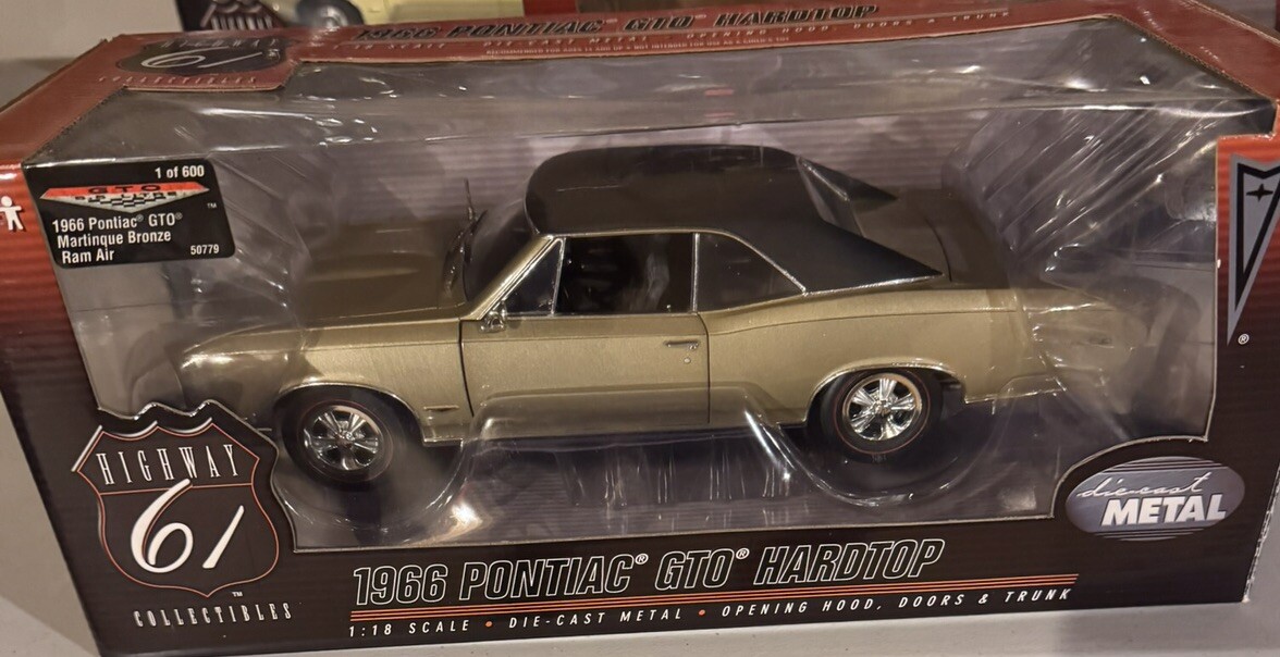 Highway 61/DCP Pontiac 1:18 Scale Diecast Cars, Trucks Highway 61/DCP Pontiac 1:18 Scale Diecast Cars, Trucks