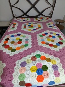 Vintage Handmade Multi Colored Crochet Blanket for Queen bed. - Bild 1 von 5