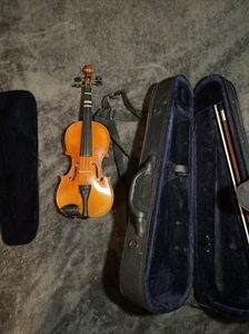 Carlo Robelli CR-209 Violin 1/2 Student Violin - Picture 1 of 6