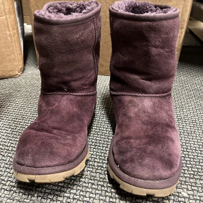 Botas de invierno UGG Australia para mujer talla 8 clásicas cortas moradas 5835 Foto 1 de 4