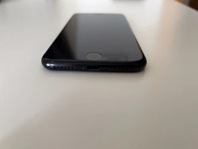 Apple iPhone 7 32 GB Nero opaco - Immagine 1 di 4