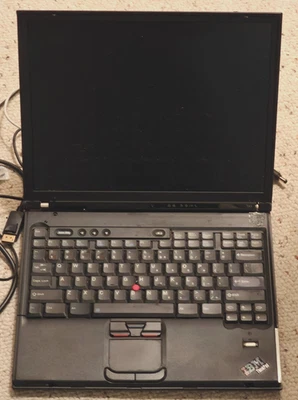 IBM ThinkPad T43 14" Laptop - NOT WORKING, BROKEN, REPAIR - Bild 1 von 4