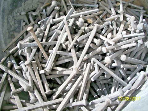 200, OLD 3", SQUARE GALV. STEEL BOAT NAILS, ROUND HEAD GREAT FOR USE & DECOR ! Cover