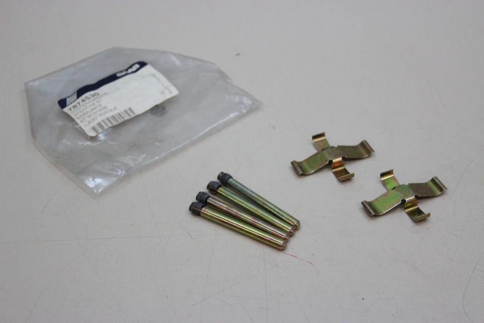 GENUINE SAAB 90 900 99 REAR BRAKE PADS ACCESSORY SET 7874530 NEW - Image 1 of 1