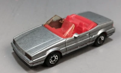 Cadillac Allante 1987 Matchbox convertible 1:64 plateado diecast car casi nuevo estado Foto 1 de 4
