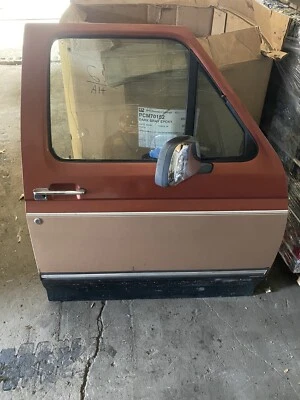 Passenger Front Door OEM 1995 1996 1997 Ford F-150 4x4 - Image 1 of 4