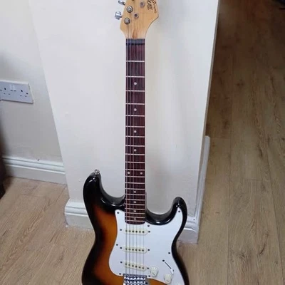 Guitarra eléctrica Tanglewood Katana, tipo Strat, ver detalles Foto 1 de 4