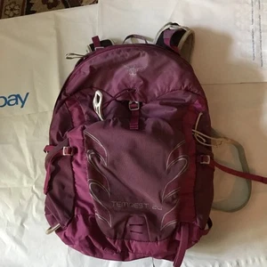 LEER Mochila Osprey Tempest 20 Púrpura Senderismo Viaje Correas Ajustables Para Mujer - Imagen 1 de 5
