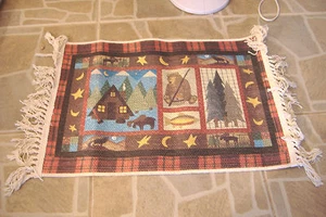 ~ TAPPETO COLORATO TEMA CABINA~20" X 28" POLLICI CON FRANGE~NUOVO - Foto 1 di 4