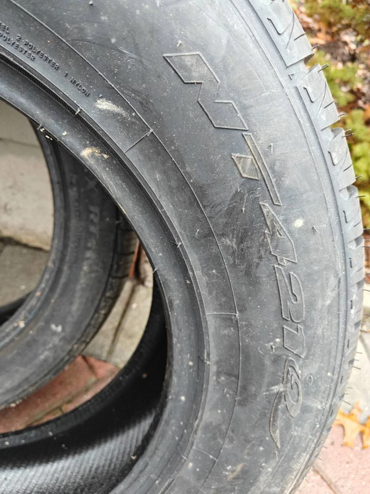 Neumático Nitto NT421Q 110V nuevo 255/60R17 Foto 1 de 4