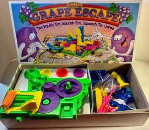 Vintage 1992 GRAPE ESCAPE Brettspiel KOMPLETT (Neu Dough Play-Doh) Parker Bros - Bild 1 von 2