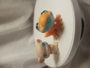 FROG #1570 - Authentic Littlest Pet Shop - Hasbro LPS And Peach E3 Lot Of 2 - Picture 1 of 10
