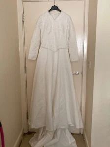 Ivory wedding dress size 14 with sleeves V neck A line embroidered and beaded. - Picture 1 of 6