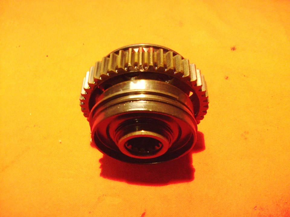 Engranaje de accionamiento medio Yamaha OEM con rodamiento XS1100 78 79 80 81 82 2H7-17583-00-00 Foto 1 de 1