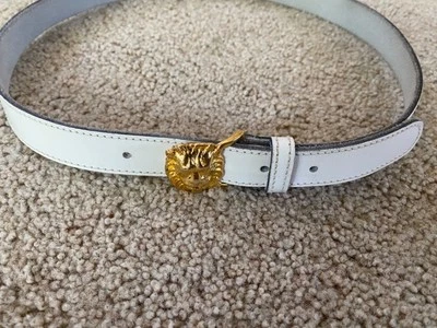 Cinturón vintage Anne Klein cuero genuino blanco con cabeza de león de latón grande 36" Foto 1 de 4