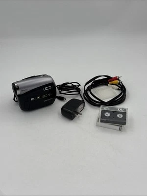 Samsung SC-D382 Mini DV Camcorder - Image 1 of 4