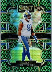 2023 Select Dragon Scale Prizm Kobie Turner Los Angeles Rams #54 RC /70 - Bild 1 von 2
