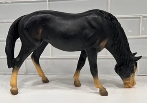 Breyer Traditional Modellpferd Weidestute #142 mattschwarz Vintage 60er (V2) - Bild 1 von 16