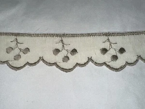 Vtg Trim Flat Scallop White Eyelet Lace Trim Cotton Taupe Embroidery 1.75" 6+ yd - Picture 1 of 6