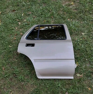 Pick Up Only 1990-1995 Toyota 4Runner SR5 4x4 Passenger Rear Right Door W/ Glass - Image 1 of 4