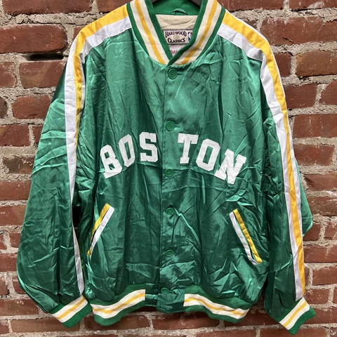 MITCHELL & NESS NBA HWC BOSTON CELTICS BILL RUSSELL 1956-57 SATIN JACKET 56 Cover
