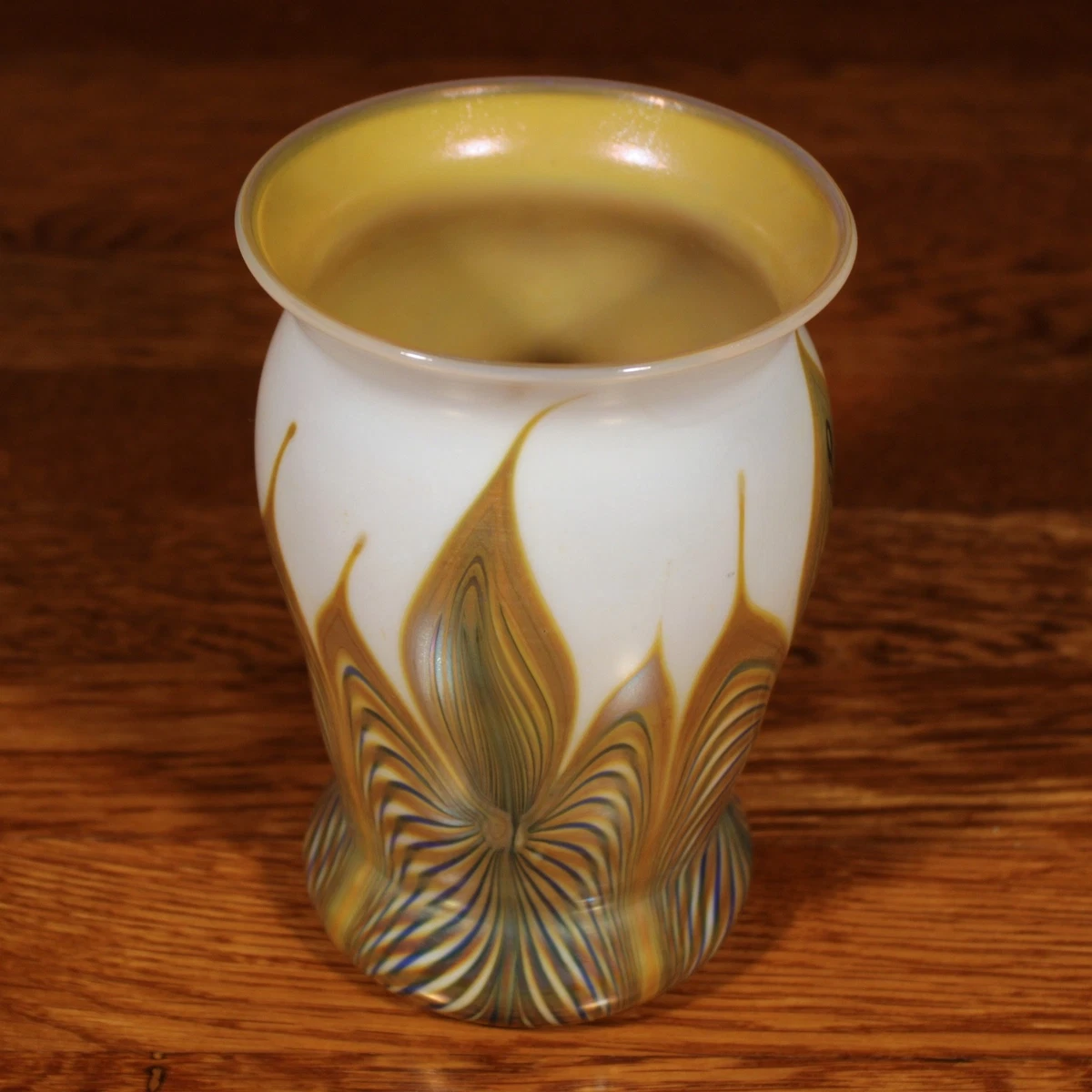 彩虹色花瓶，芬顿艺术玻璃| eBay