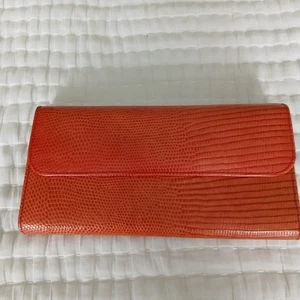 Cartera Larga VICTORY Cuero Repujado, Chequera, Rojo Naranja, De Colección Pero NUEVA - Imagen 1 de 18