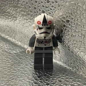 Lego Star Wars Mini Figure - AT-AT Driver SW262 - Picture 1 of 3