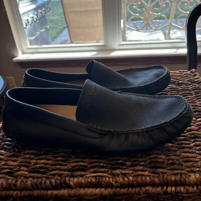 Mocasines sin cordones UGG Henrick negros talla 10,5 para hombre 1017317 cuero Foto 1 de 4